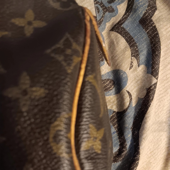 "Authentic" Louis Vuitton Speedy 25 - Picture 13 of 16